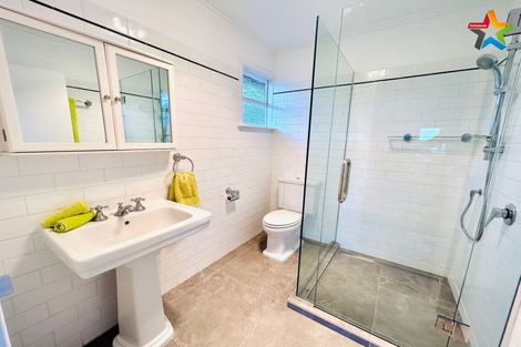 Photo of property in 15 Summit Road, Fairfield, Lower Hutt, 5011