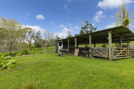 Photo of property in 1187 Peak Road, Helensville, 0875