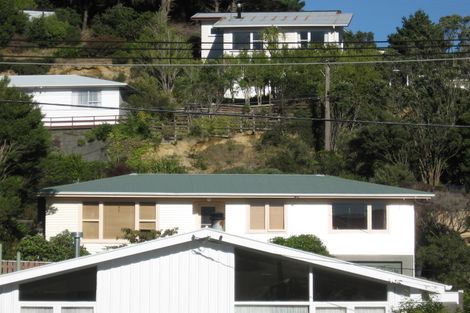 Photo of property in 10 Omega Street, Newlands, Wellington, 6037