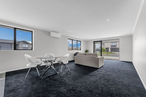 Photo of property in 2 Paapaka Way, Waiuku, 2123