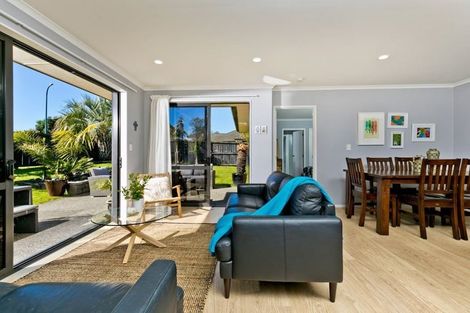 Photo of property in 7 Lemon Grove Lane, Greenhithe, Auckland, 0632