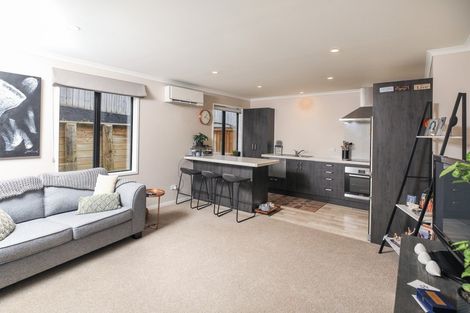 Photo of property in 4/142 Forest Lake Road, Forest Lake, Hamilton, 3200