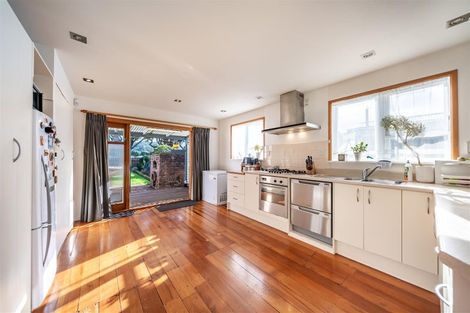 Photo of property in 43 Kensington Avenue, Petone, Lower Hutt, 5012