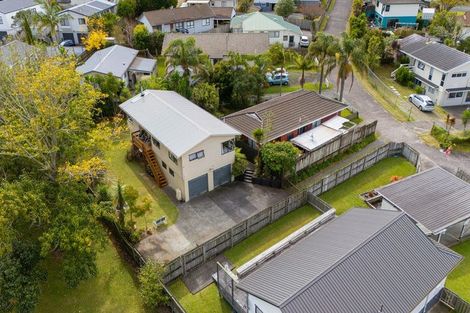 Photo of property in 2/109 Athena Drive, Totara Vale, Auckland, 0629