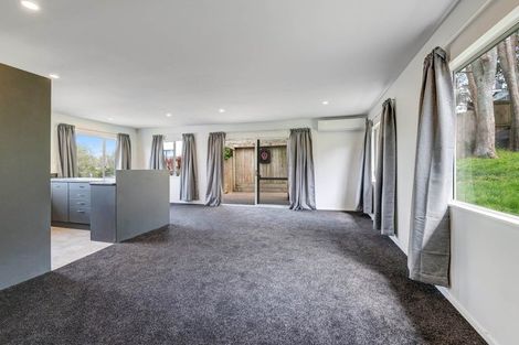 Photo of property in 2/44 Lysander Crescent, Beach Haven, Auckland, 0626