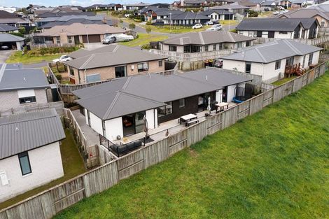 Photo of property in 32 Puhirake Crescent, Pyes Pa, Tauranga, 3112