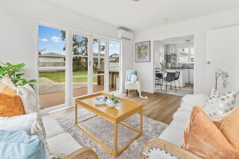 Photo of property in 25 Romney Place, Manurewa, Auckland, 2102