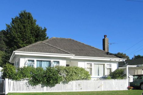 Photo of property in 14 Nikau Street, Eastbourne, Lower Hutt, 5013
