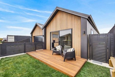 Photo of property in 7 Annie Aranui Drive, Poraiti, 4182
