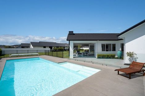 Photo of property in 12 Mike Smith Drive, Cambridge, 3434