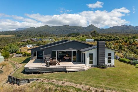 Photo of property in 1801 Mangorei Road, Mangorei, New Plymouth, 4371