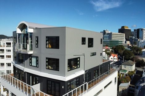 Photo of property in Endeavour Apartments, 3/125 Thorndon Quay, Pipitea, Wellington, 6011