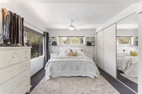 Photo of property in 13 Callender Place, Shelly Park, Auckland, 2014