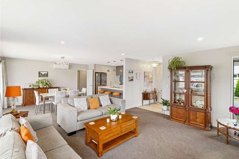 Photo of property in 17 Whincops Road, Halswell, Christchurch, 8025