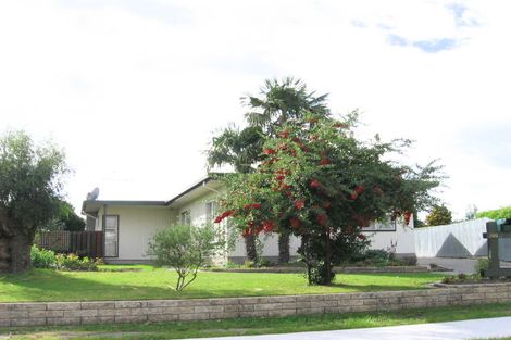 Photo of property in 100 Wynyard Crescent, Tamatea, Napier, 4112