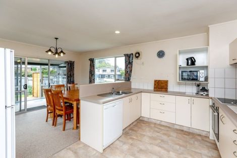 Photo of property in 117 Awanui Street, Merrilands, New Plymouth, 4312