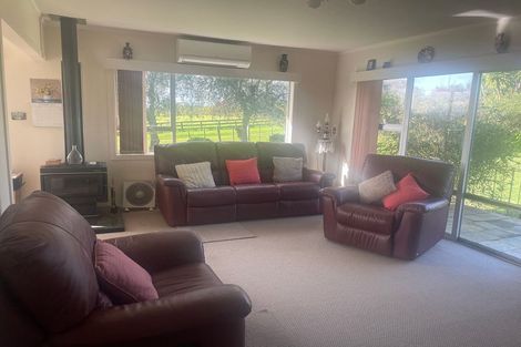 Photo of property in 140 Hanham Road, Kumeu, 0891