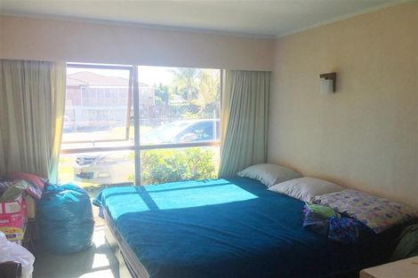 Photo of property in 1 Justamere Place, Weymouth, Auckland, 2103