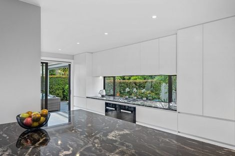 Photo of property in 9 Craig Road, Milford, Auckland, 0620