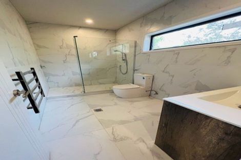 Photo of property in 82d Eversleigh Road, Belmont, Auckland, 0622
