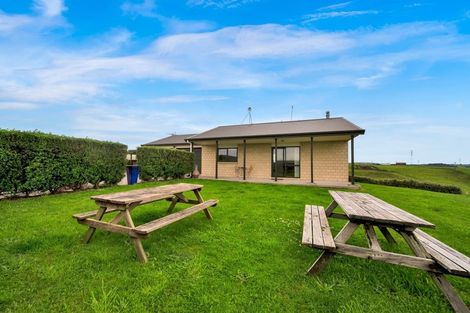 Photo of property in 902 Ararata Road, Ararata, Hawera, 4674