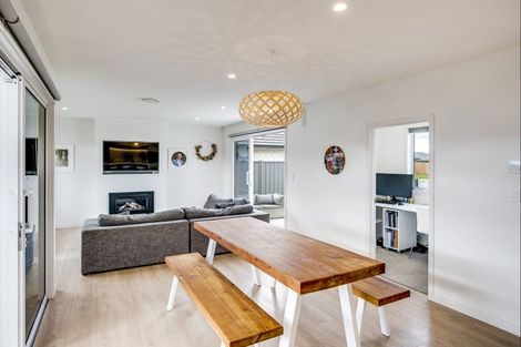 Photo of property in 12 Hikawera Drive, Frimley, Hastings, 4120