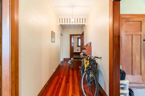 Photo of property in 18 Opoia Road, Hamilton East, Hamilton, 3216