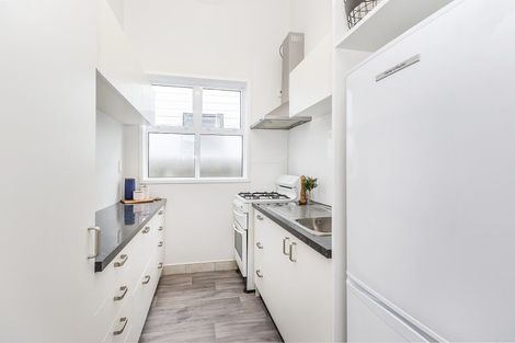 Photo of property in 144 Rongotai Road, Kilbirnie, Wellington, 6022