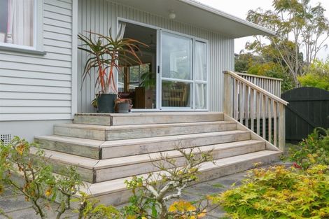 Photo of property in 42 Cumberland Street, Merrilands, New Plymouth, 4312