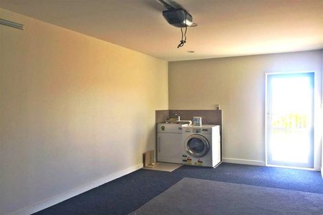 Photo of property in 9 Trotting Terrace, Fairview Heights, Auckland, 0632