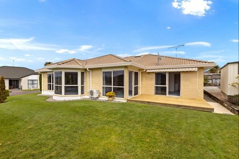 Photo of property in 61 Kath Hopper Drive, Orewa, 0931