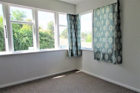 Photo of property in 102 Moorefield Road, Johnsonville, Wellington, 6037