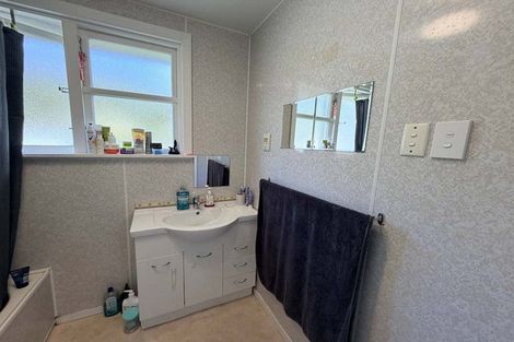 Photo of property in 21 Burgess Street, Green Island, Dunedin, 9018