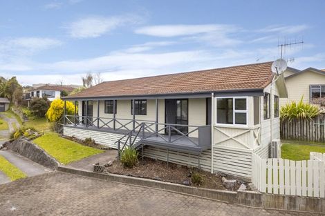 Photo of property in 2 Gladstone Grove, Richmond Heights, Taupo, 3330