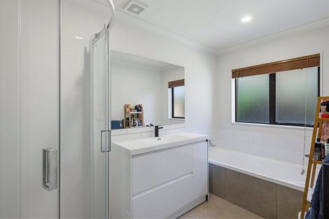 Photo of property in 14 Consort Close, Paraparaumu Beach, Paraparaumu, 5032