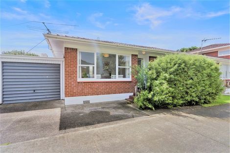 Photo of property in 2/24 Inverness Road, Browns Bay, Auckland, 0630