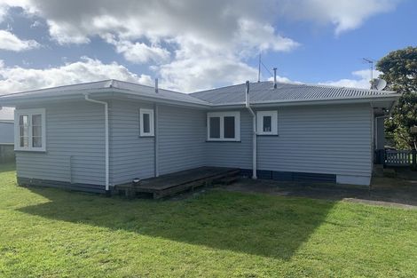 Photo of property in 11 Tawhiti Road, Hawera, 4610