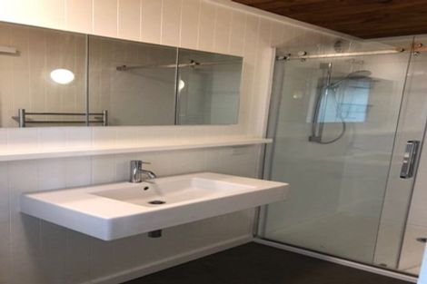 Photo of property in 352 Motutara Road, Muriwai, 0881