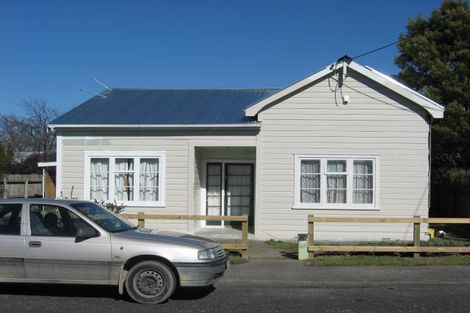 Photo of property in 2 Seddon Street, Carterton, 5713