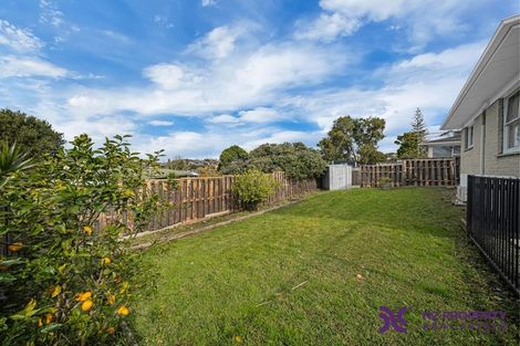 Photo of property in 2/17 Jenelin Road, Glendene, Auckland, 0602