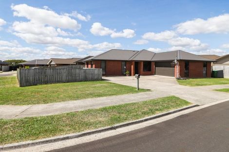 Photo of property in 2 Beckham Close, Grandview Heights, Hamilton, 3200