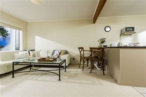 Photo of property in 2/40 Vauxhall Road, Devonport, Auckland, 0624