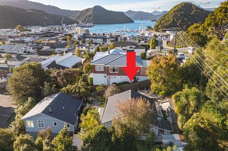 Photo of property in 17a Taranaki Street, Picton, 7220