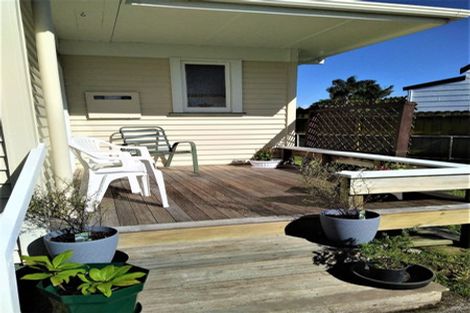 Photo of property in 11 Darlington Street, Ngatea, 3503