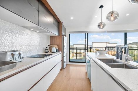 Photo of property in 58 Ascension Crescent, Orewa, 0931