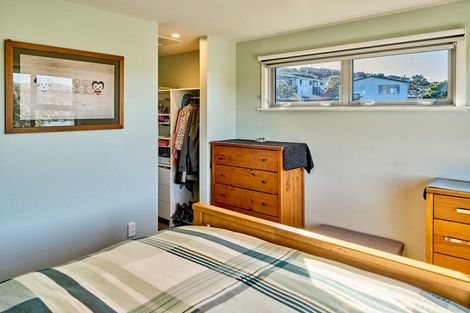 Photo of property in 92 Mana View Road, Paremata, Porirua, 5026