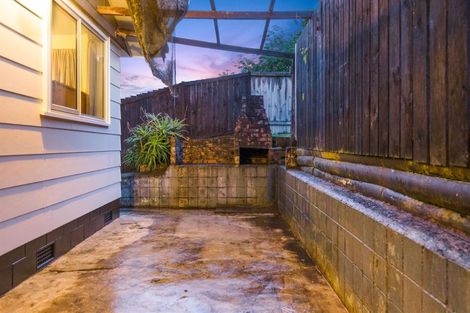 Photo of property in 61 Sunline Avenue, Massey, Auckland, 0614