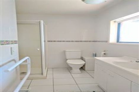 Photo of property in 2/1 Frieston Road, Milford, Auckland, 0620