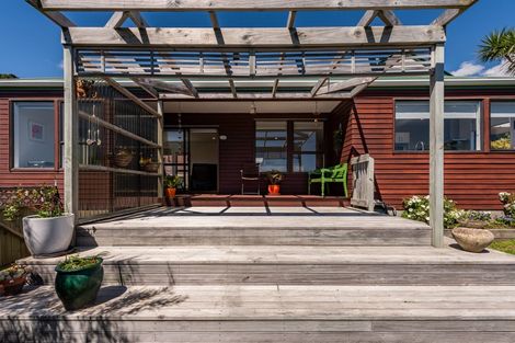 Photo of property in 1 Kinnel Grove, Papakowhai, Porirua, 5024