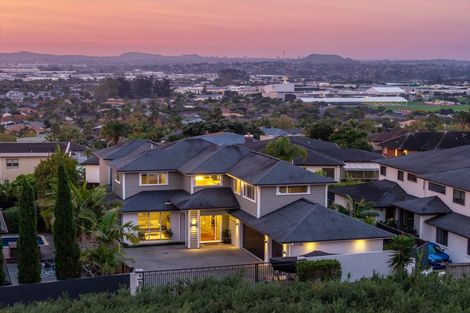 Photo of property in 8 Verley Rise, East Tamaki Heights, Auckland, 2016